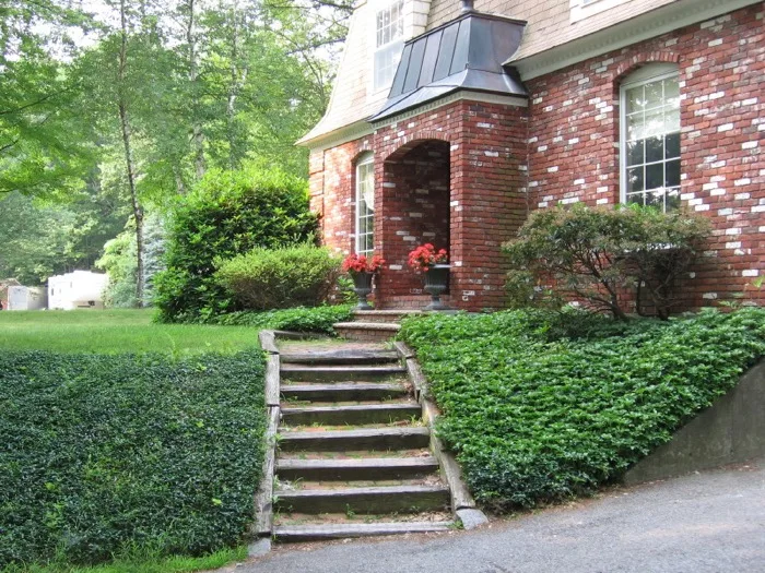 Brick stairway before restoration